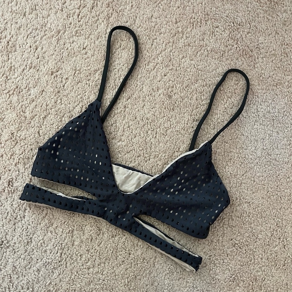 Acacia mesh top